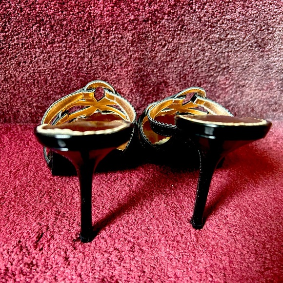 Colin Stuart sexy slides - Picture 3 of 4